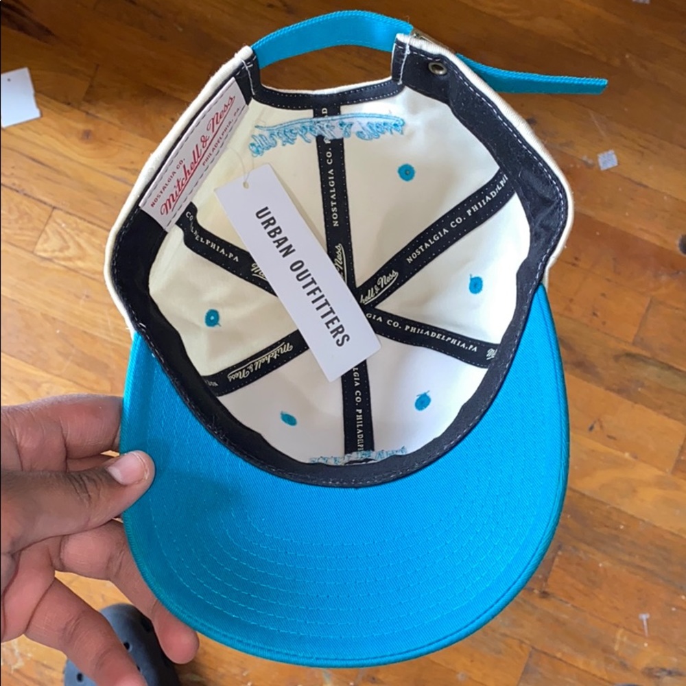 Baseball cap - Picture 4 of 5